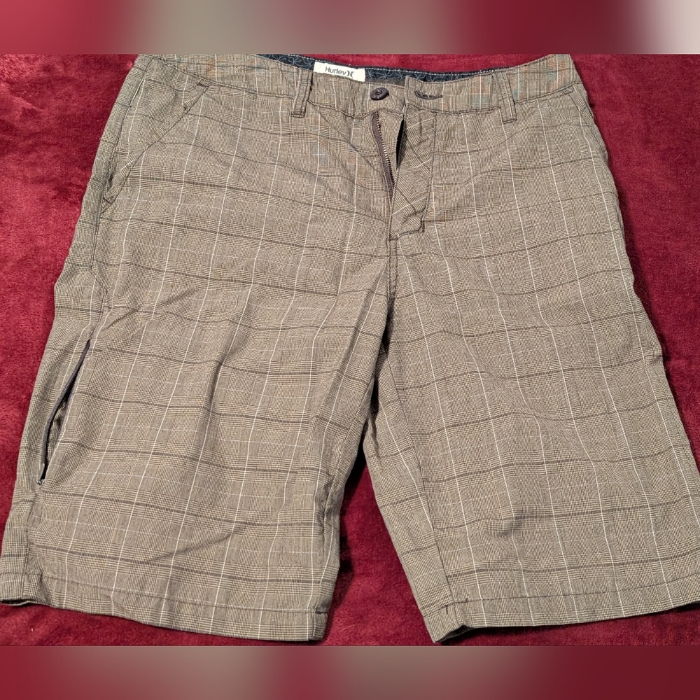 Hurley Men's Brown Plaid Flat Front Shorts